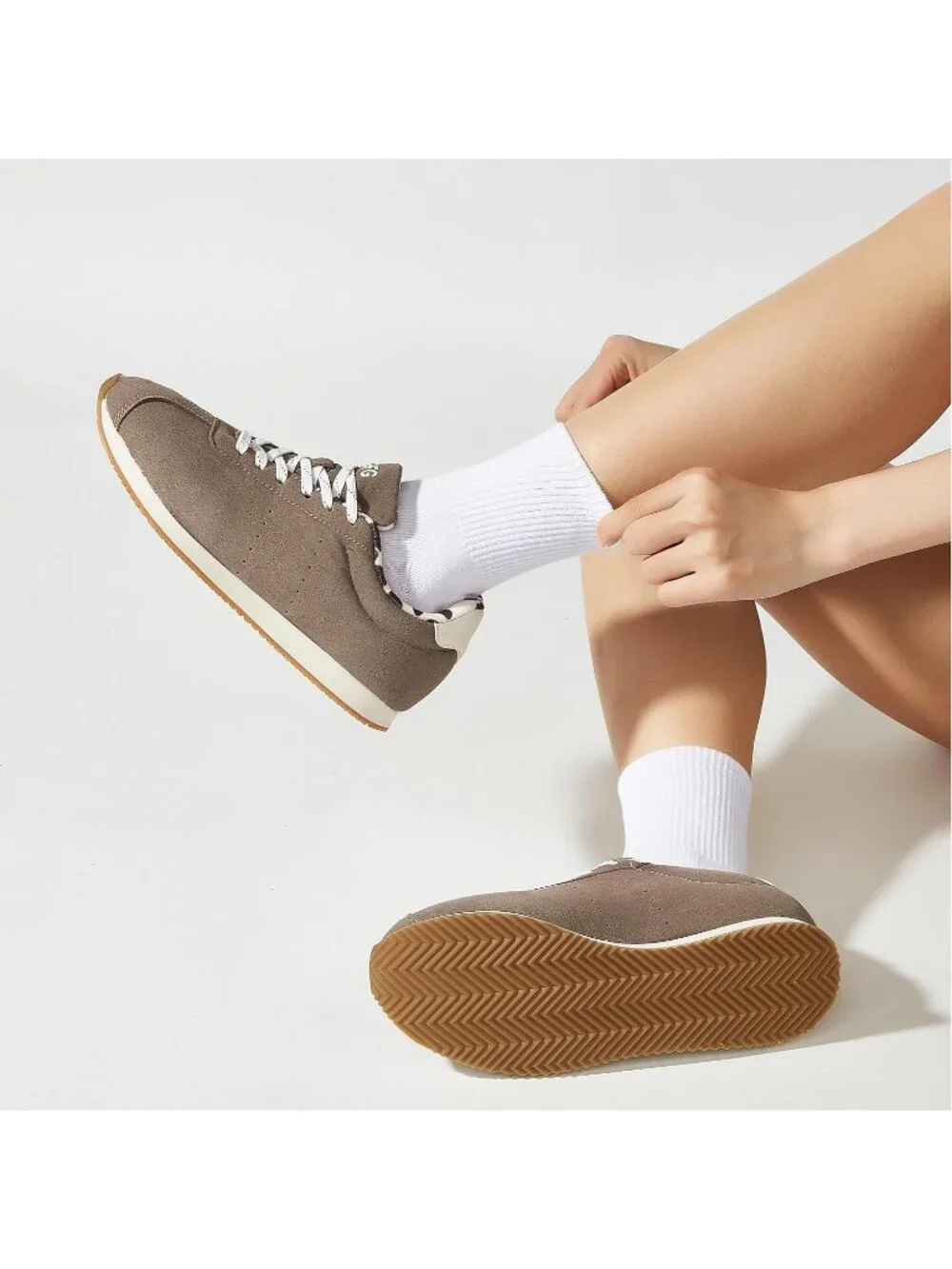 Women's Brown Comfortable Low Top Classic Retro Running Lightweight Sneakers